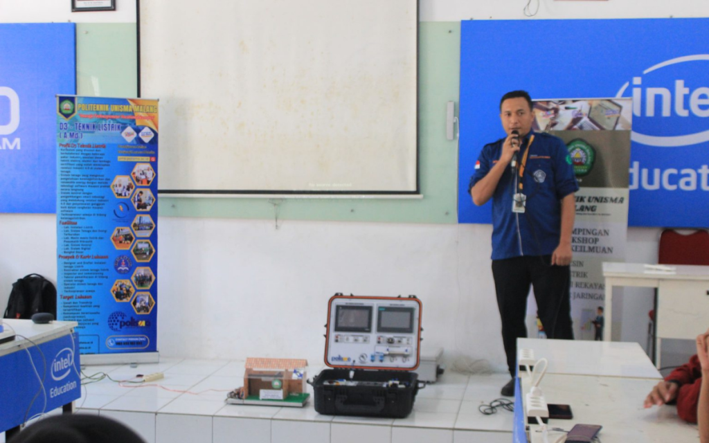 Politeknik Unisma Malang Adakan Workshop IoT di SMK Negeri 1 Boyolangu Tulungagung