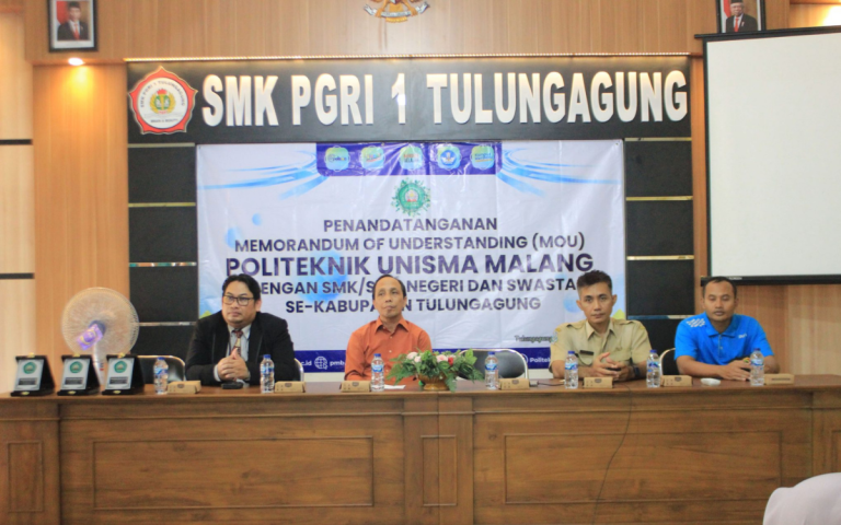 Seminar “Mencetak Jiwa Enterpreneur di Era Digital” Berlangsung Meriah di SMK PGRI 1 Tulungagung
